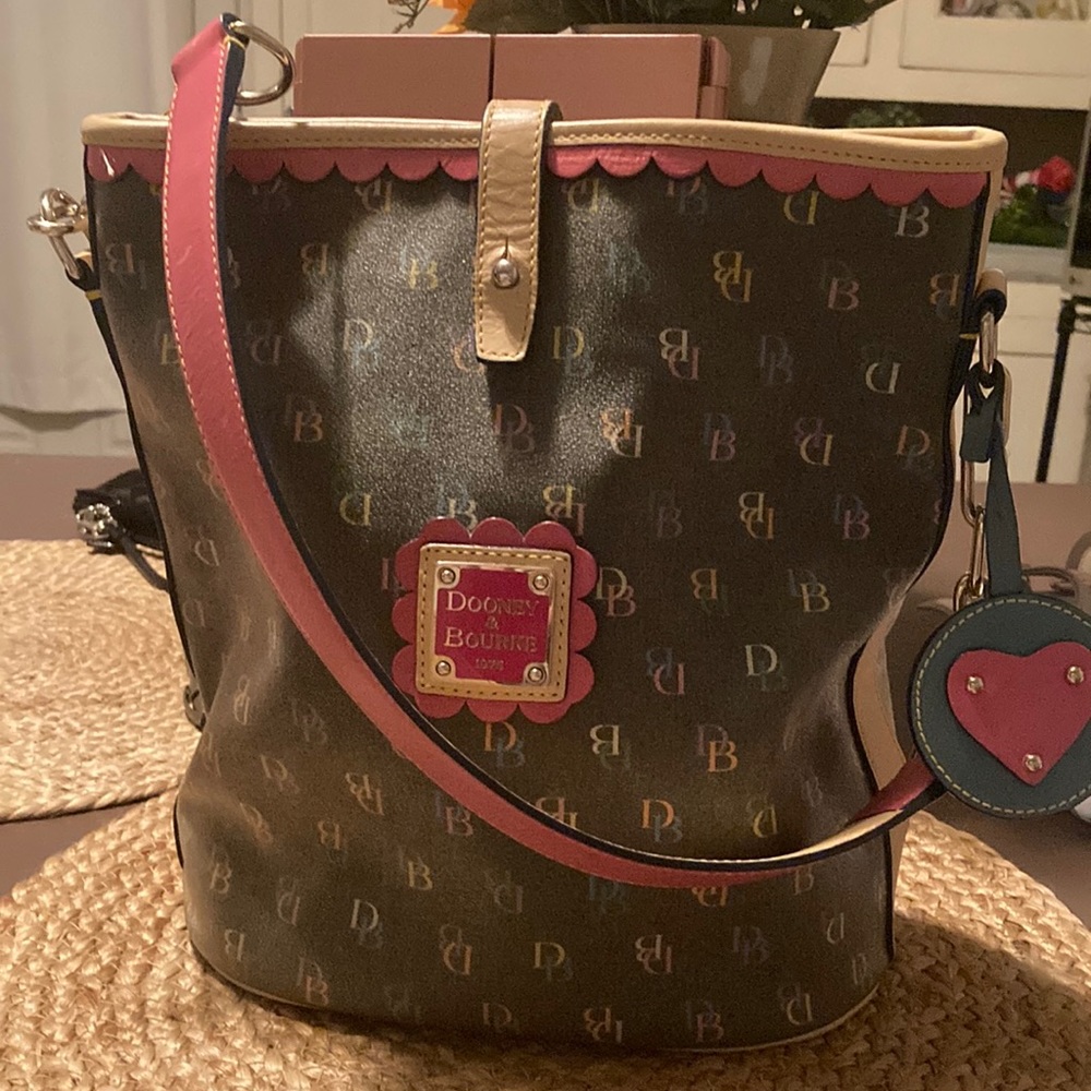 Dooney&Bourke purse very lightly used